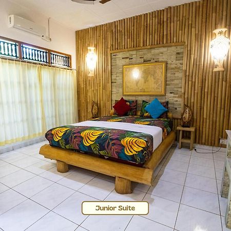 Kaia Lovina Guest House Junior Suite Exterior photo