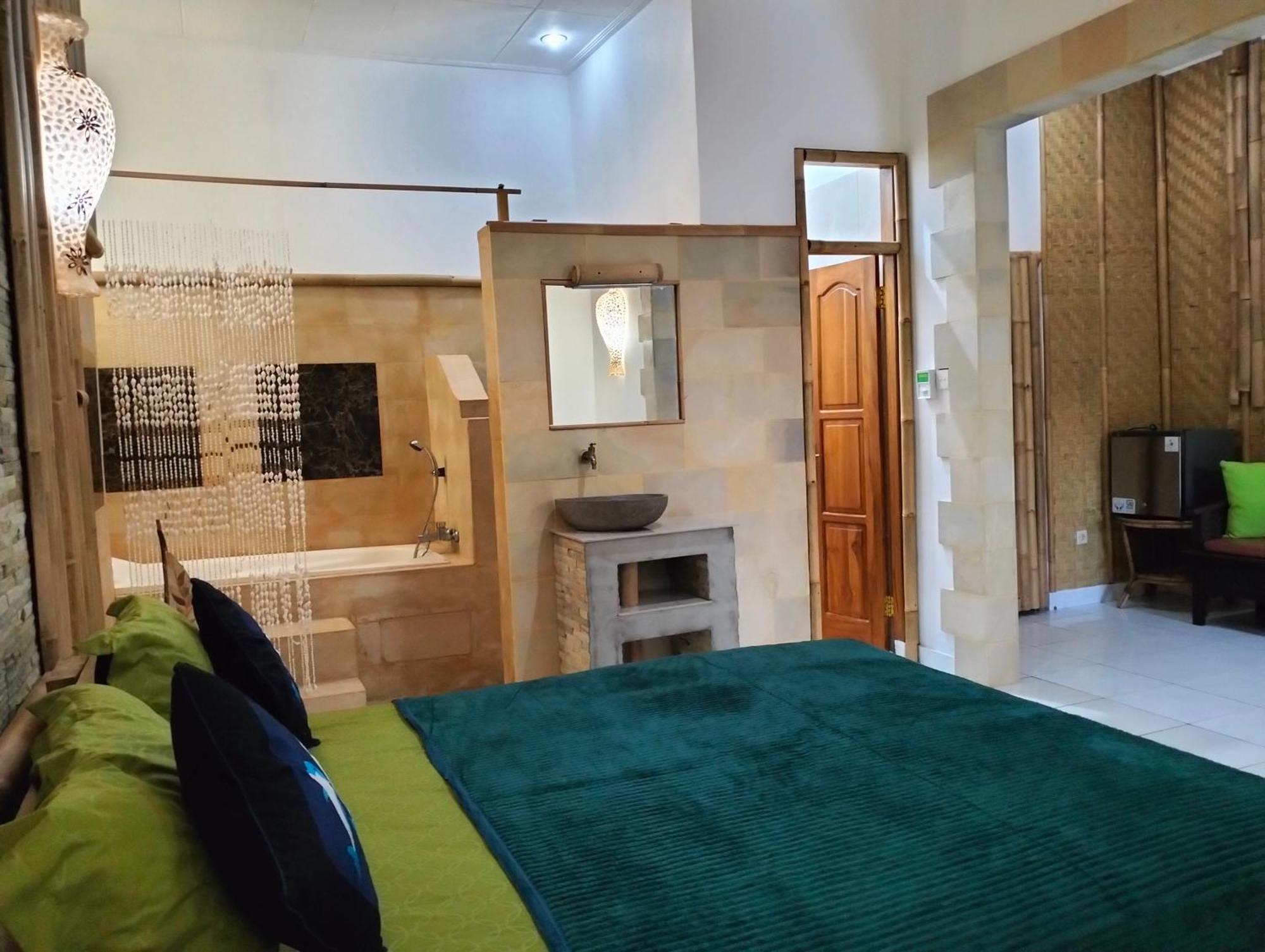 Kaia Lovina Guest House Junior Suite Exterior photo