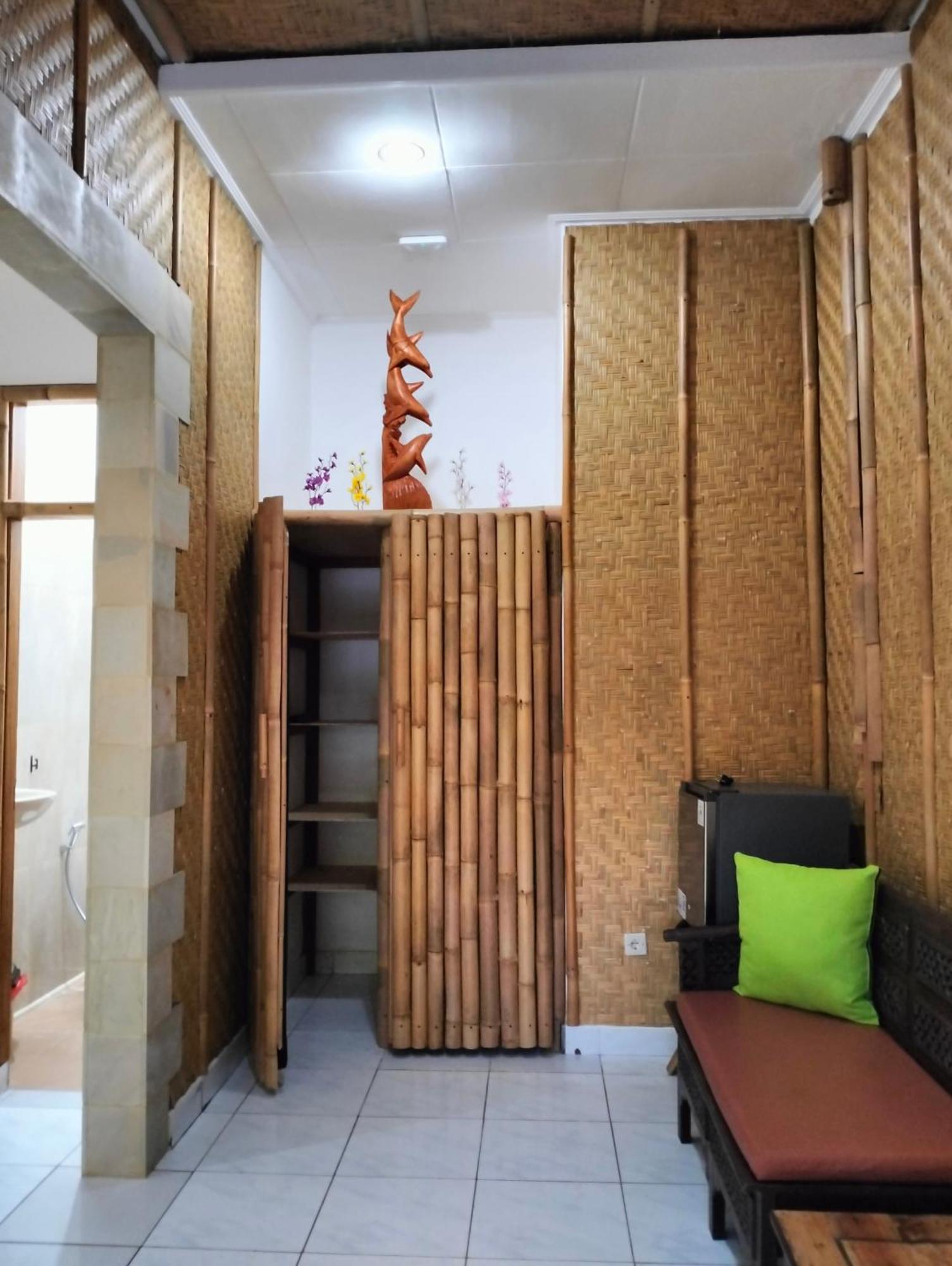 Kaia Lovina Guest House Junior Suite Exterior photo