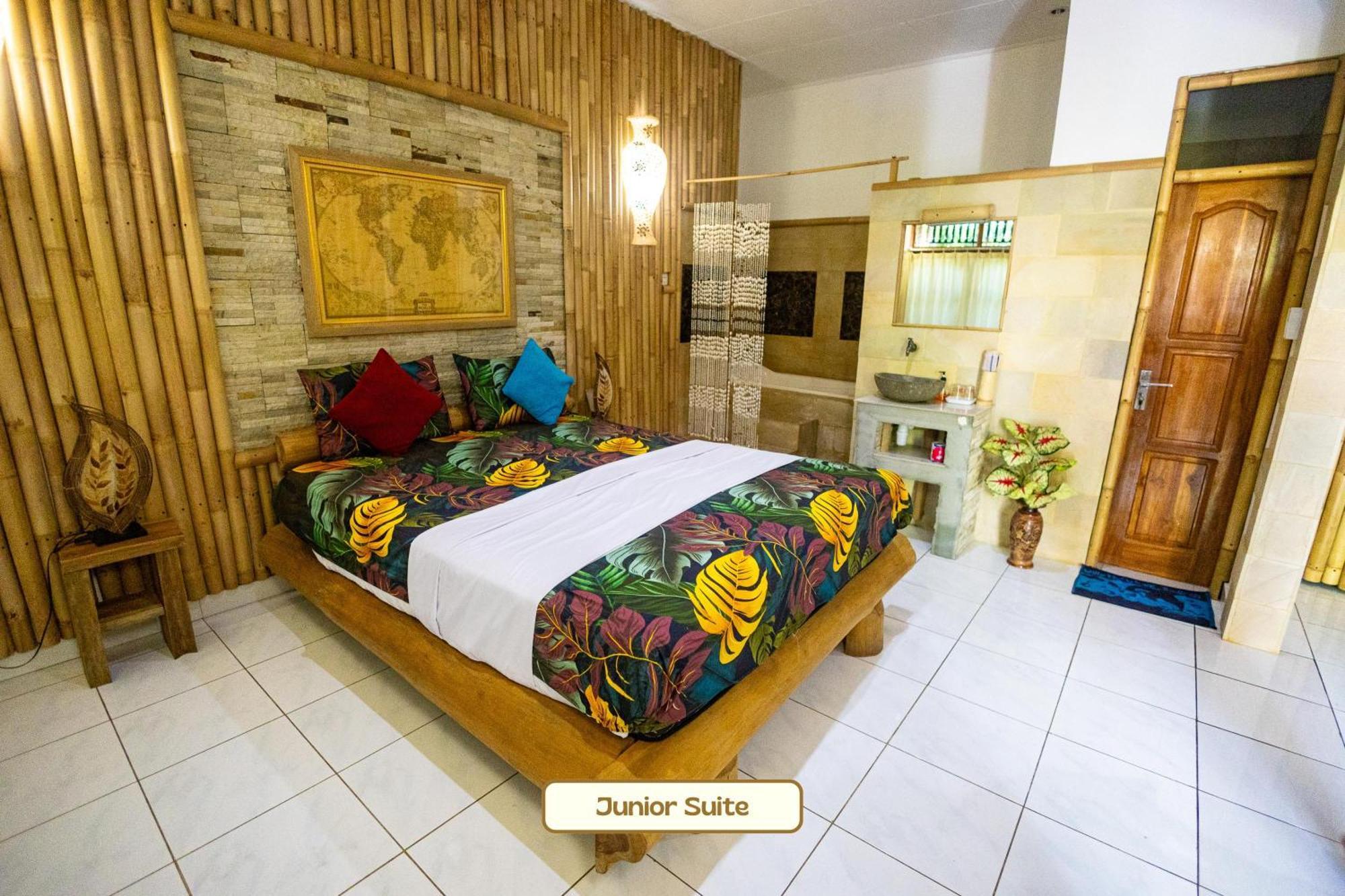 Kaia Lovina Guest House Junior Suite Exterior photo